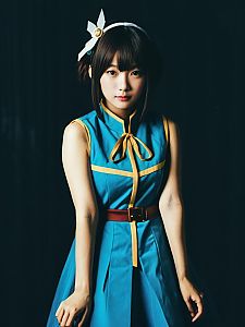 Woman Cosplaying Noriko Takaya in Detailed Realistic Costume