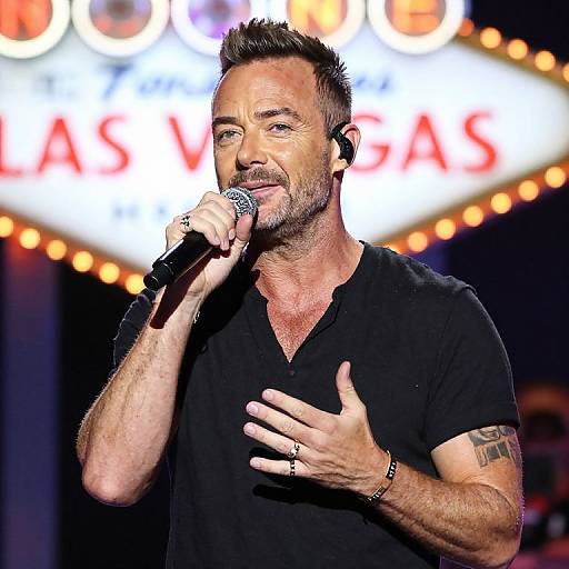 Robbie Williams' New Swing Album