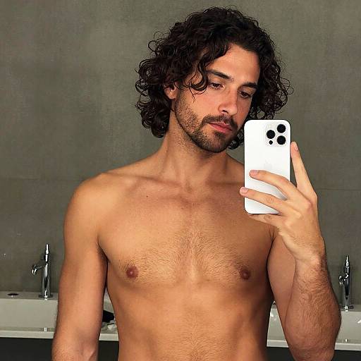 Photorealistic Mirror Selfie of Olive-Skinned Person