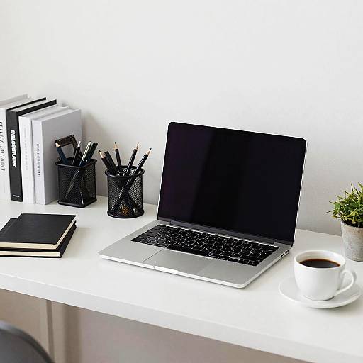 Minimalistic Clutter-Free Desk Setup