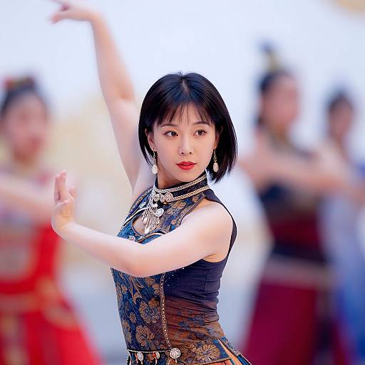 Solo Chinese Costume Dance Portrait