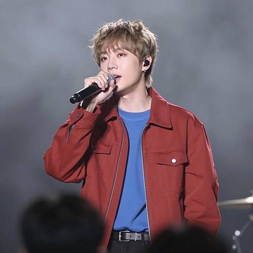 Solo Performance in Foggy Atmosphere