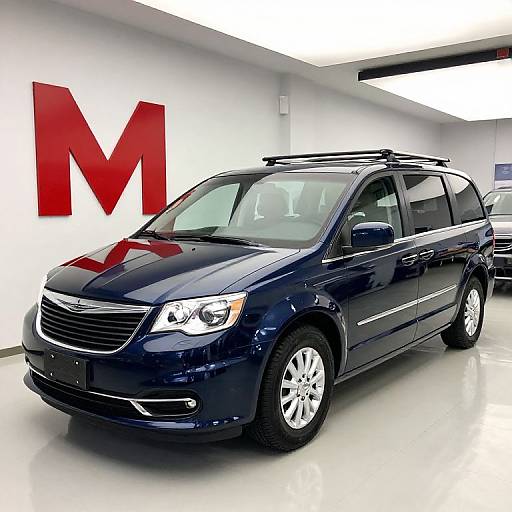 2013 Chrysler Town & Country Minivan Showcase