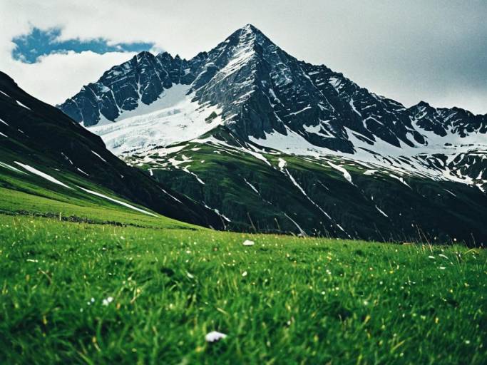 Stunning Snow-Capped Mountain Wallpaper