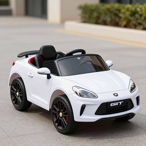 Moderno Kids White 12V Ride-On Car