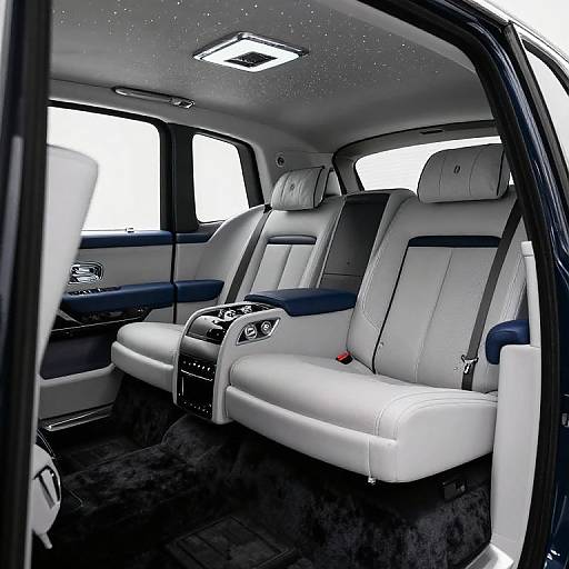 Luxurious 2019 Rolls-Royce Cullinan Interior