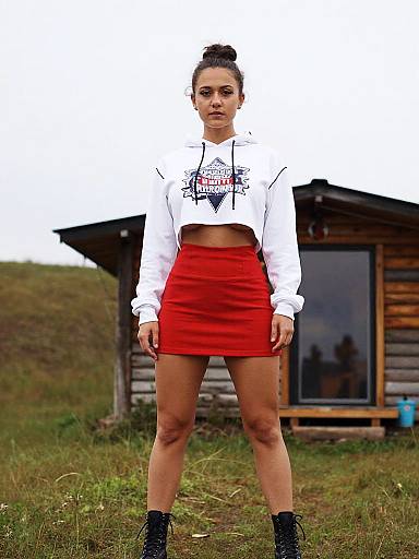 Athletic Woman in Stylish Streetwear