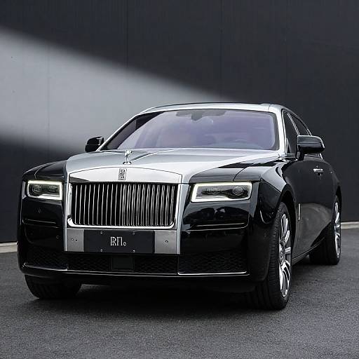 Luxury Rolls-Royce Ghost Car