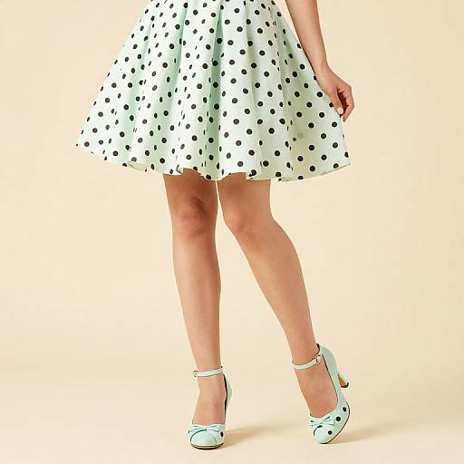 Retro 1950s Pinup Girl Style