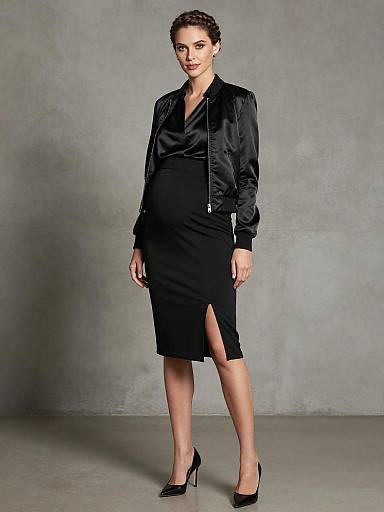 Sophisticated Monochrome Maternity Business Portrait