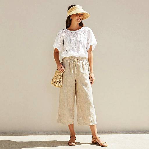 Ariana's Casual Summer Eyelet Outfit