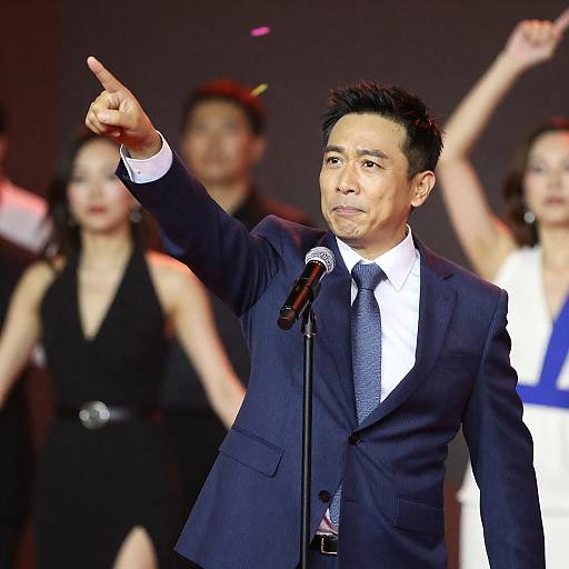 Dynamic Speaker in Festive Ambiance