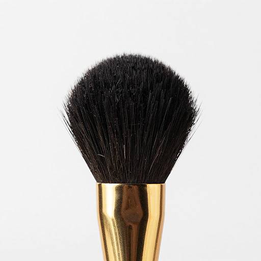 Close-Up Makeup Brush with Gold Handle
