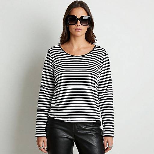 Casual Chic Woman with Black Leather Pants