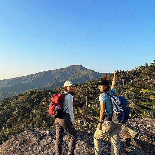 Bestie Hiking Adventure at Sunrise