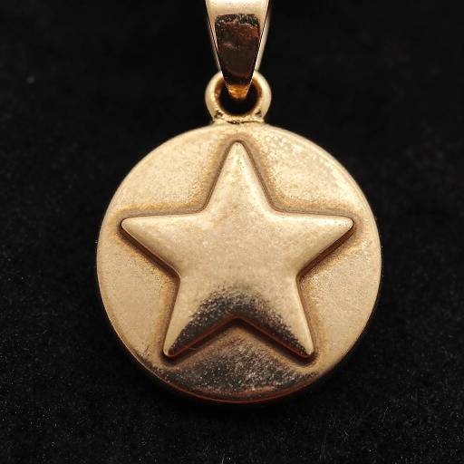Elegant Gold Star Pendant Close-Up