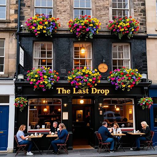 Vibrant Edinburgh Tavern Frontage