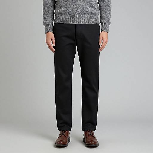 Man in Casual Grey Sweater Outfit