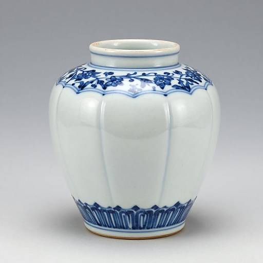 Japanese Imari Porcelain Ginger Jar