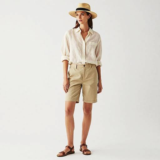 Zara in Casual Summer Linen Outfit