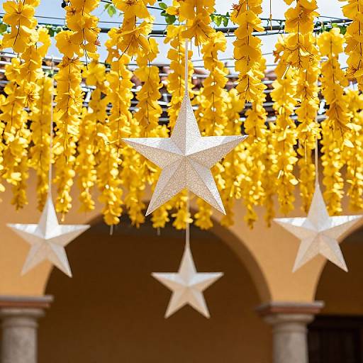 Yellow White Star Decor for Wedding