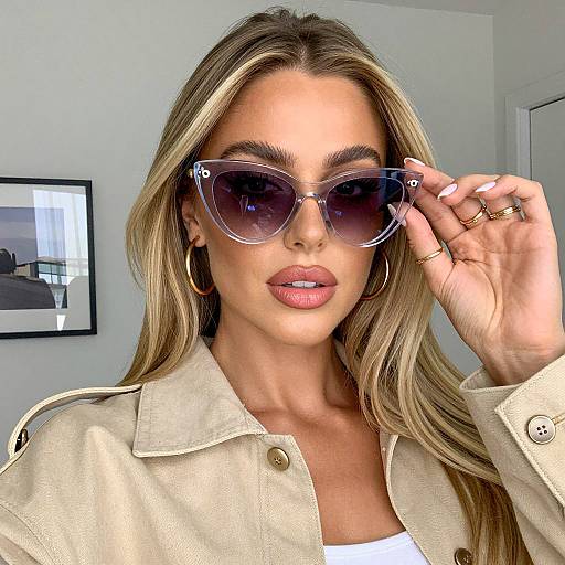 Chic Fashion Portrait of a Woman