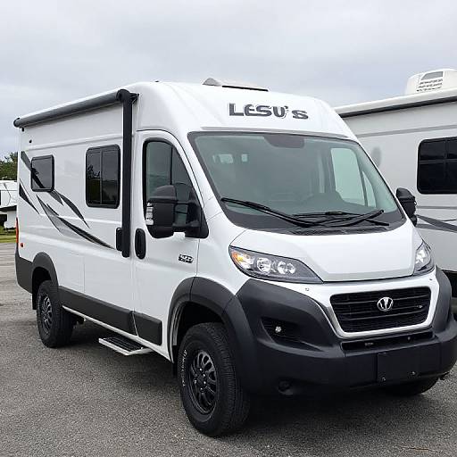 2022 CrossRoads Zinger ZR328SB RV