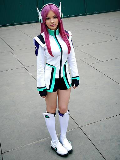 Anemone Cosplay from Eureka Seven with Futuristic Costume and Pink Hair